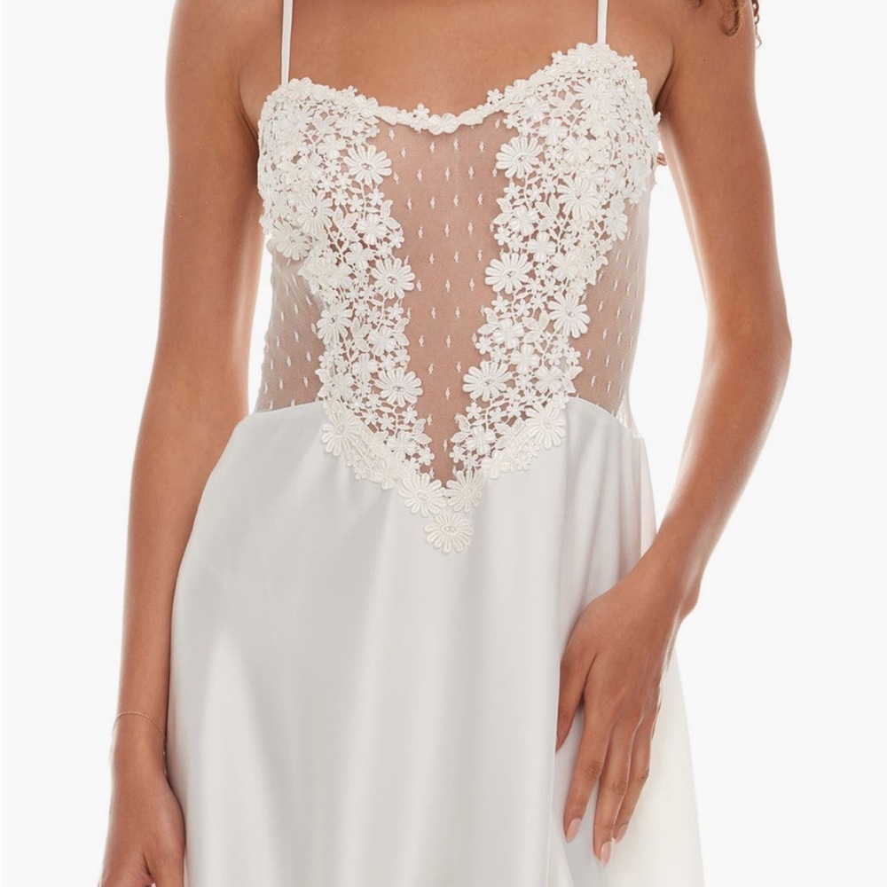 Flora Nikrooz Showstopper Chemise